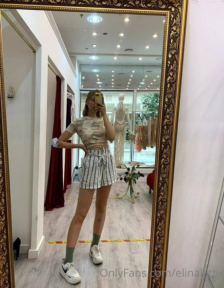 elinakitty nude model pics