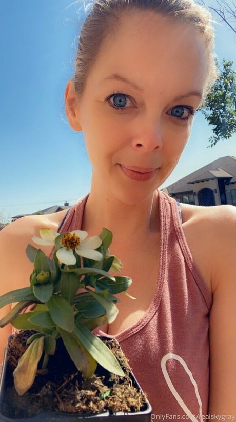 realskygray adult model pic