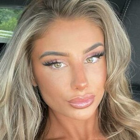 Chloe Streatfield top actress photo