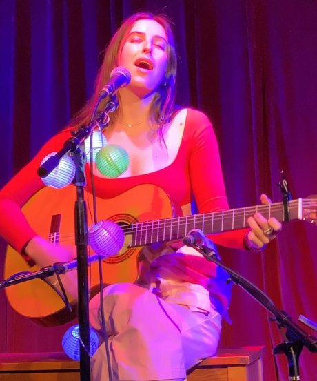 Scout Willis nice pornstar image