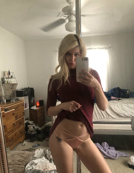 meganholly00 pornstar pretty photo