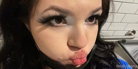 mollyjuana sexy model picture