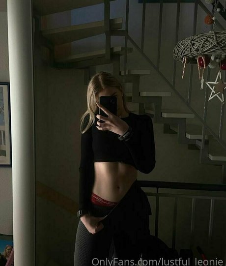 lustful leonie pornstar xxx photo