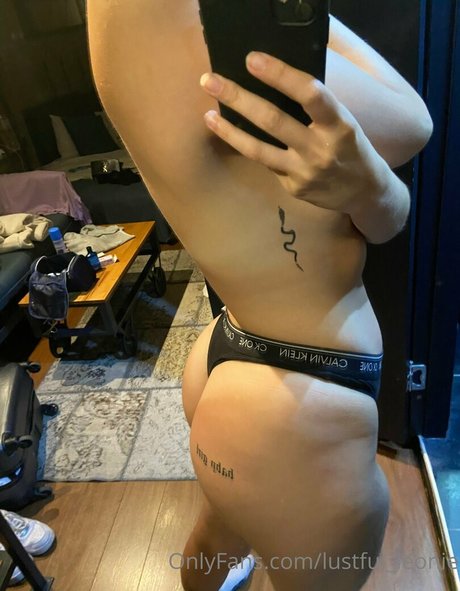 lustful leonie star erotic images