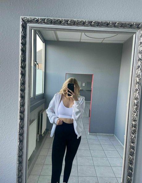 lustful leonie star nice picture