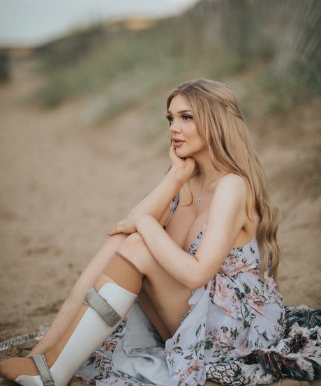 Lucy May Dawson hot star image