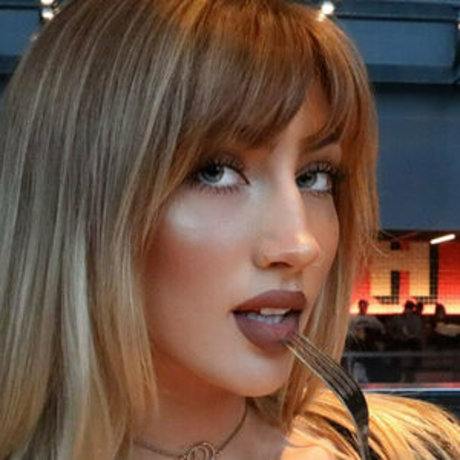 bigmouthbella free model photo