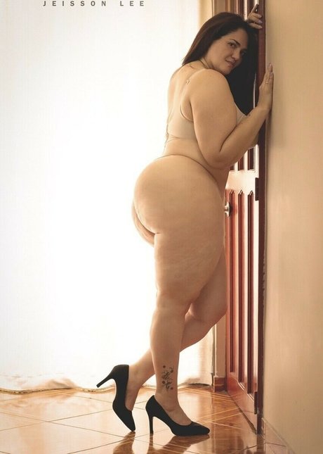 Claudia Patricia Roquer model adult image