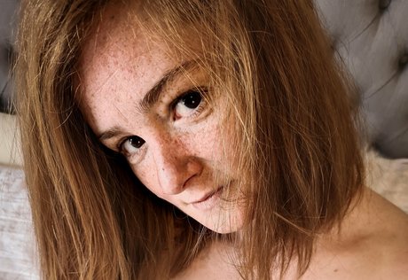 gingerleny hot actress photo