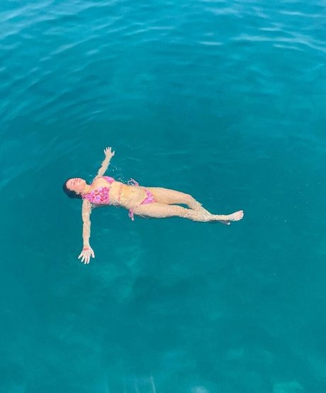 Julia F star hd image