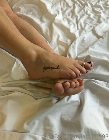 ladylara98 erotic actress pic