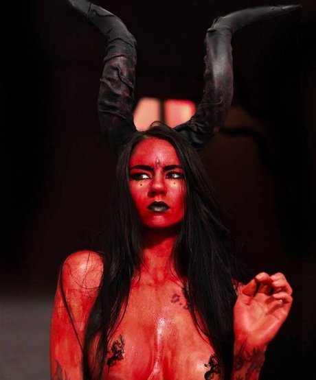 Sharon Ehman exclusive star pics