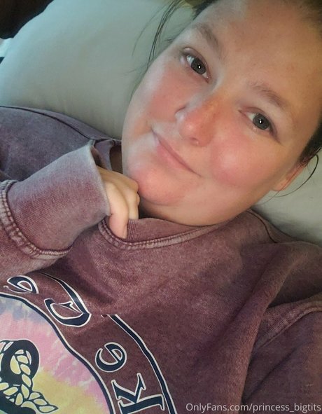 Princess Big Tits pretty actress pictures