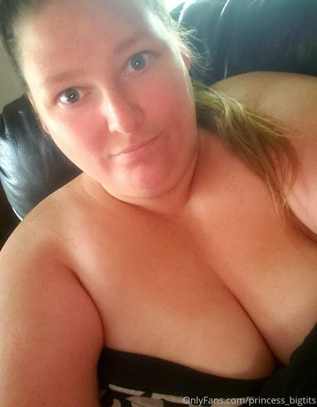 Princess Big Tits model nice pics