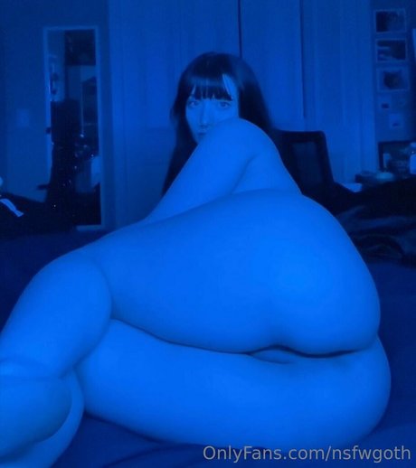 nsfwgoth xxx model photo