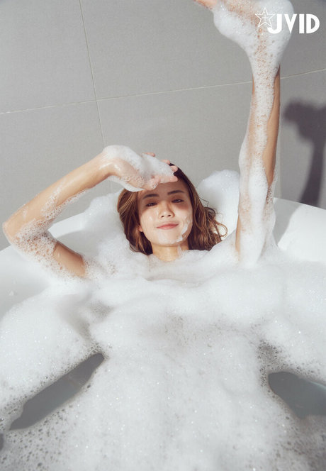 vv levia exclusive model gallery