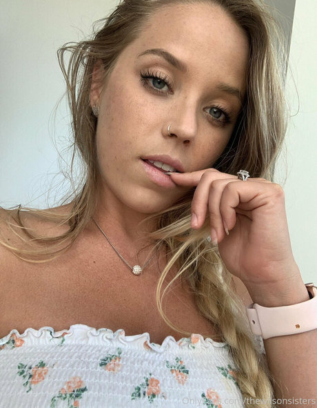 thewilsonsisters naked model gallery