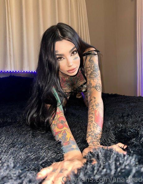 anabbad model nude pictures