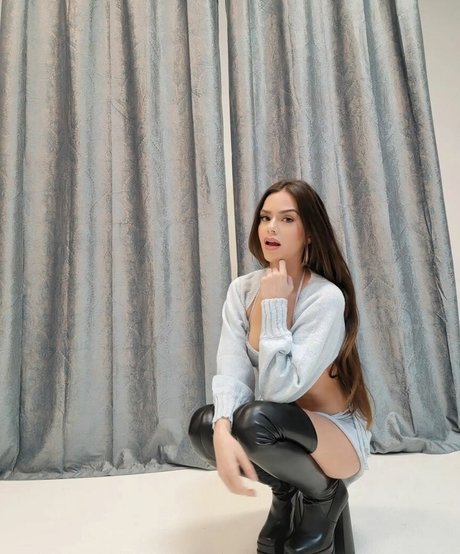 adelinesofficial top model archive