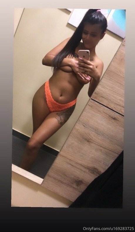 Berki Loretta free pornstar pic