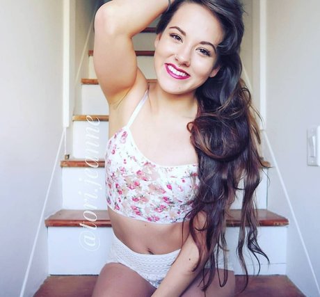 Tori jeanne top model pictures