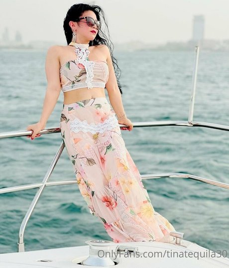 tinatequila30 nude pornstar img