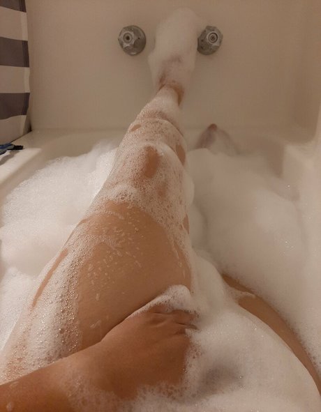 shortskirtsandflirts model art pics