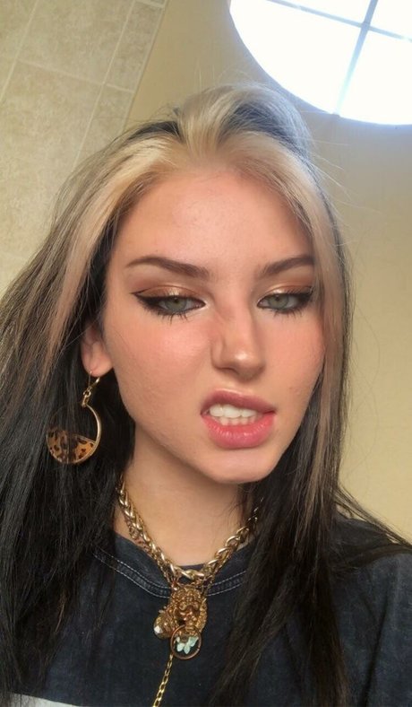 katyakittyxo art star gallery