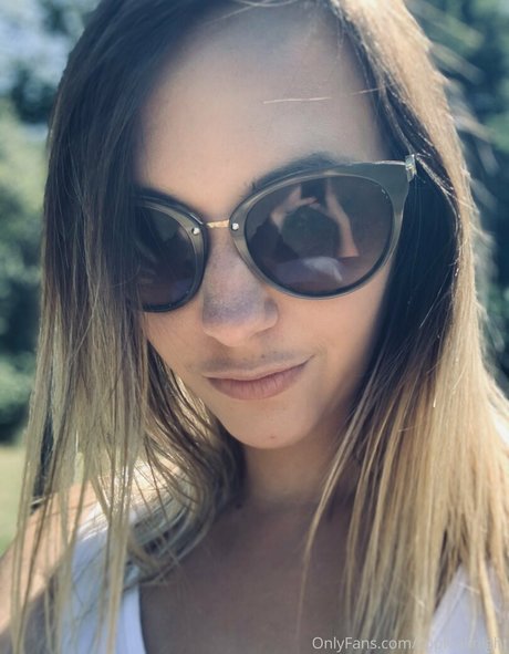 sophiaknight model top photo