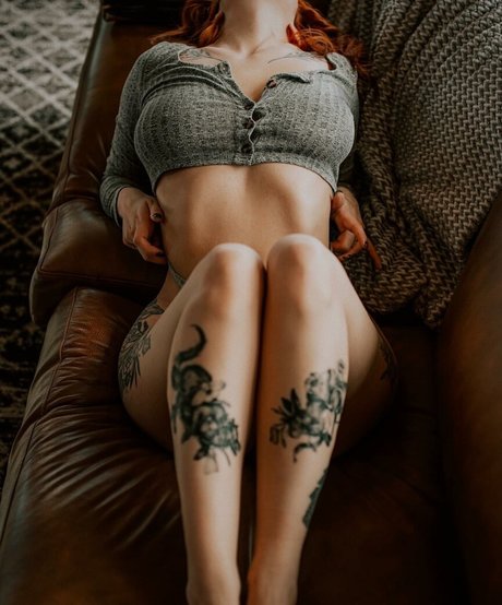 Spooky Foxx star art pics