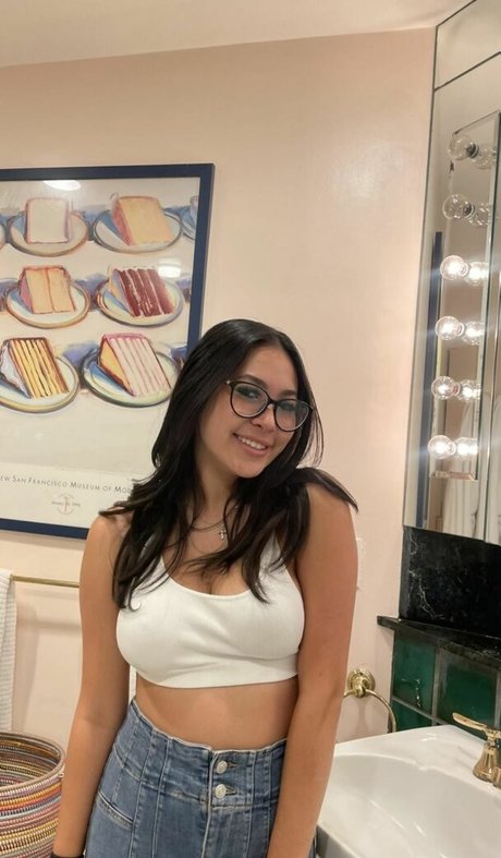 Awkward Thanks2146 nudes actress photo