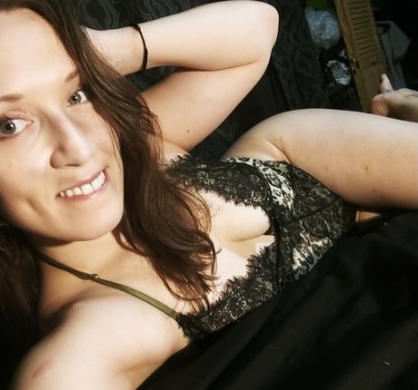 Infernal Aphrodite model adult pic