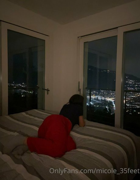 micole 35feet model nudes images