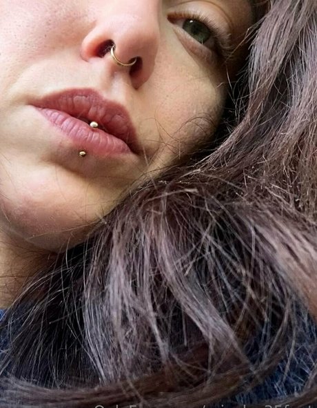 micole 35feet beautiful star image