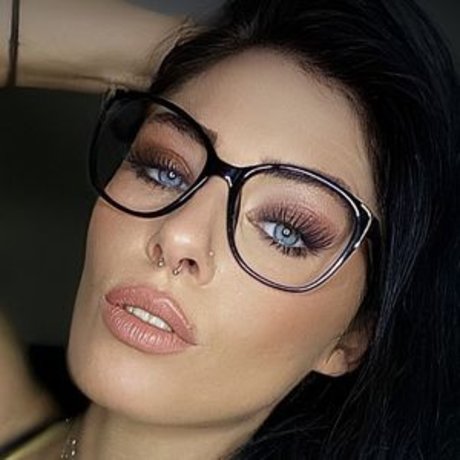 Eleynarei star xxx gallery