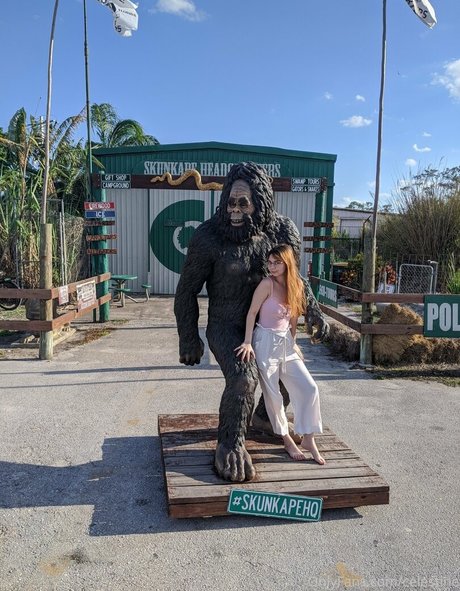 theshaecelestine nudes model image