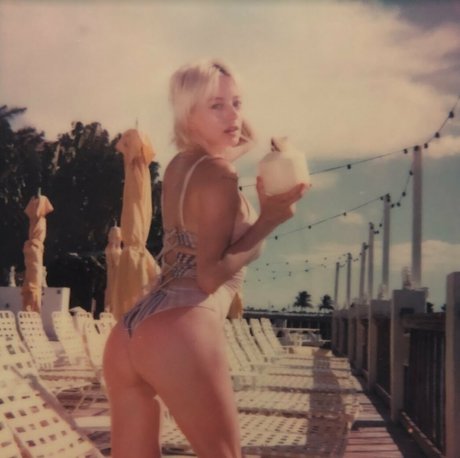 carolinevreeland sex actress pics