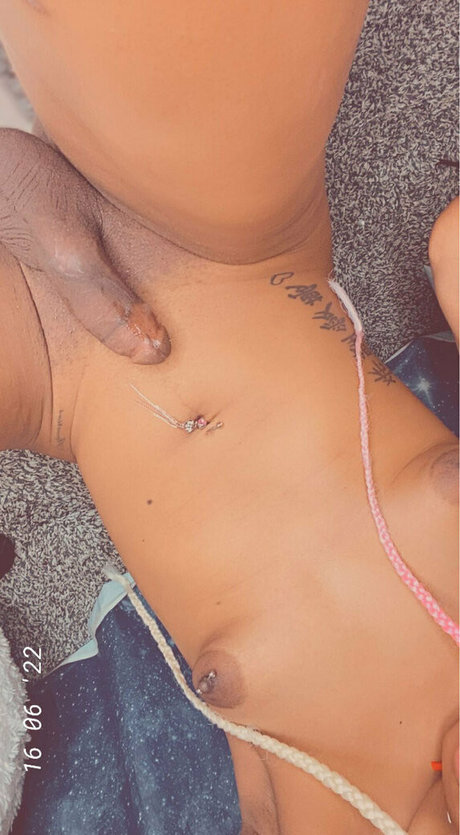 Cloudy Vi star adult gallery