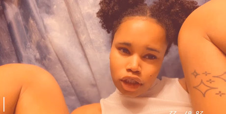 Cloudy Vi pornographic actress pictures