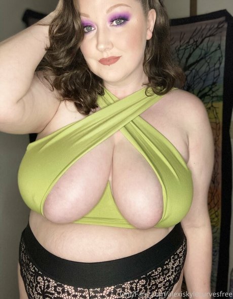 alexiskylecurvesfree star naked img