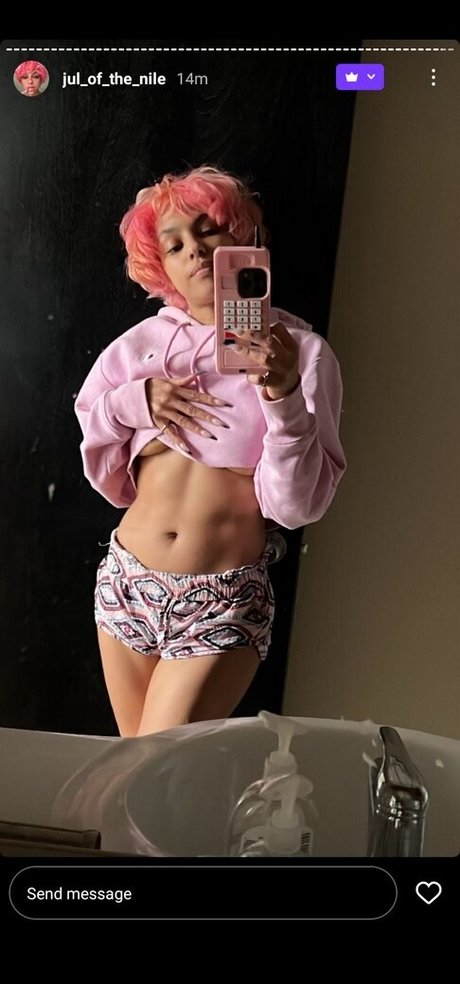 Julya Antoinette star high quality pic