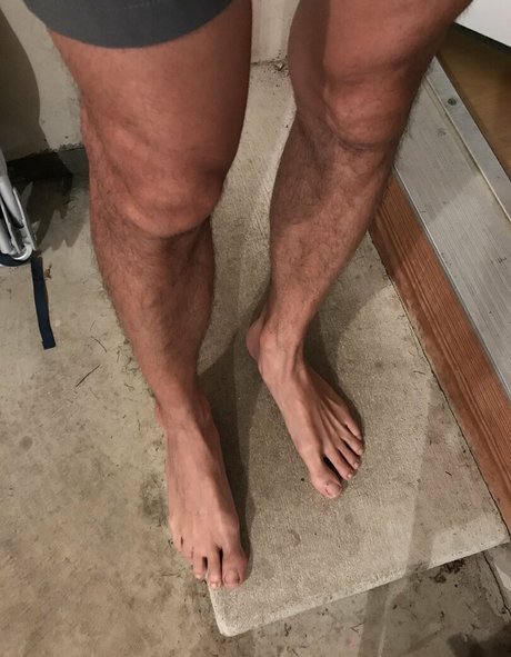 barefeeticus adult model photos