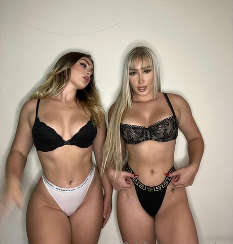 rwoodsss pornstar naked photo