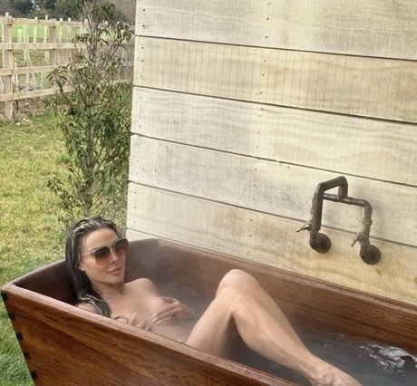 Lizzie Cundy sex actress galleries