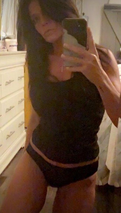 Honey Milf porn star photos