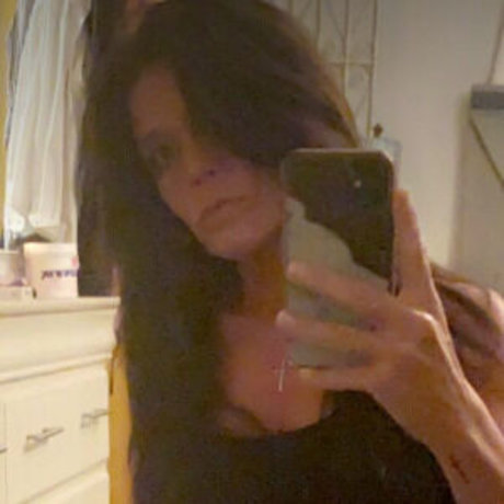 Honey Milf model nude pics