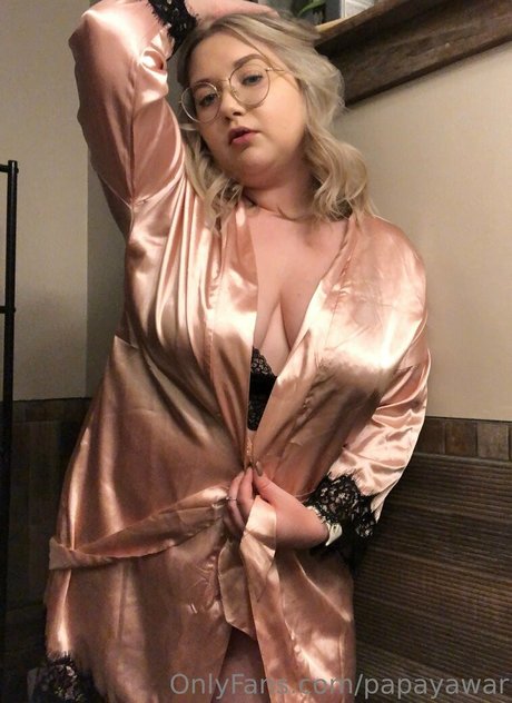 papayawar pornstar nude pictures