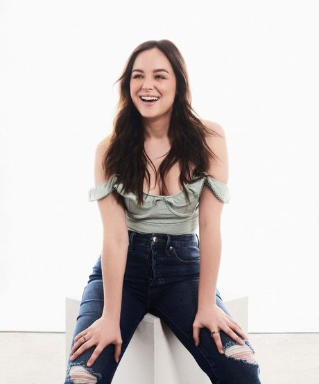 Hayley Orrantia nice star photos