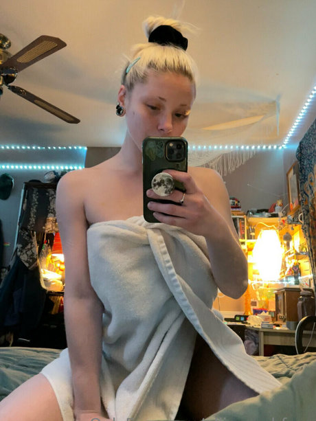 ellieraecbfree xxx actress gallery