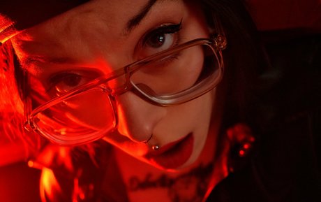 salemmoonfree erotic star pictures